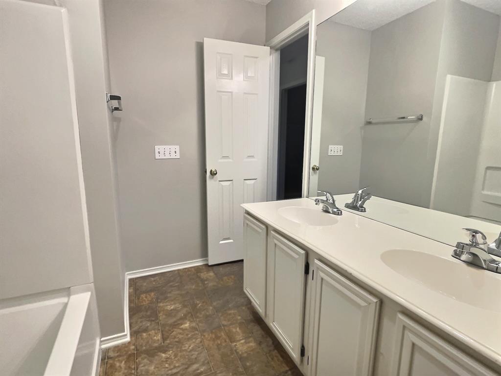 7901 Old Hickory Drive, North Richland Hills, Texas image 11