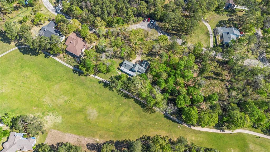 22425 Augusta Court, Huntsville, Texas image 4
