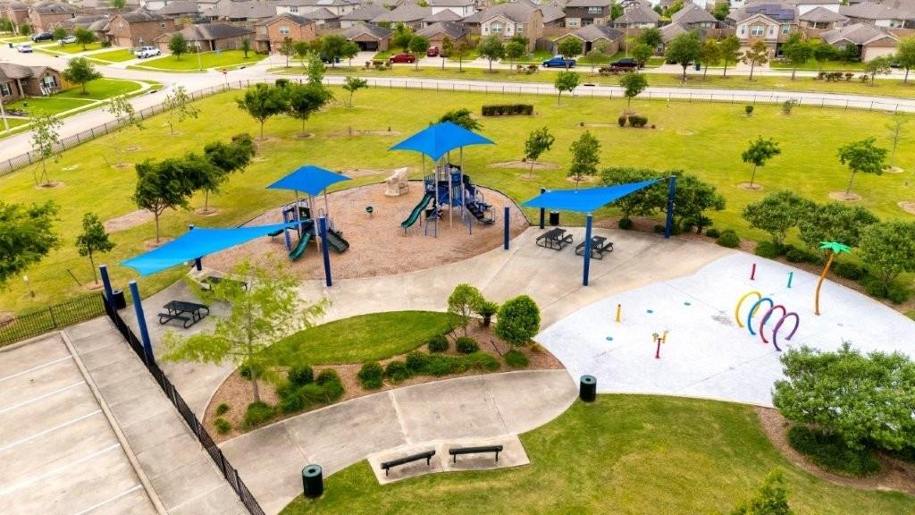 2606 Watersail Drive, Texas City, Texas image 5