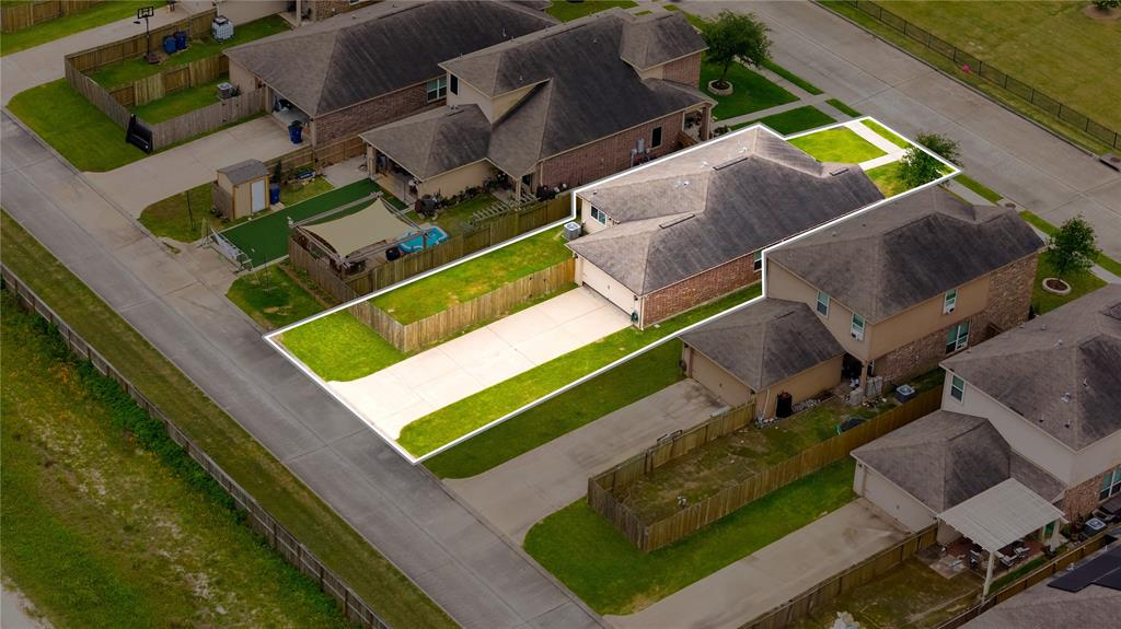2606 Watersail Drive, Texas City, Texas image 14