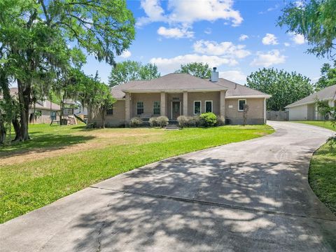 10318 Valley Drive S Willis TX 77318