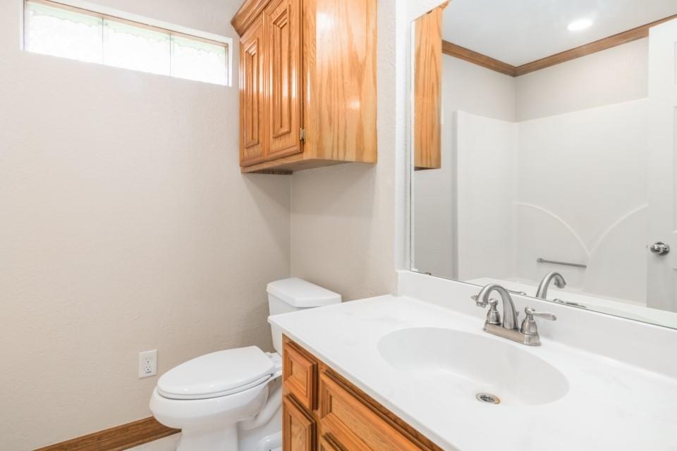 14 Rayburn Ridge Street, Angleton, Texas image 7