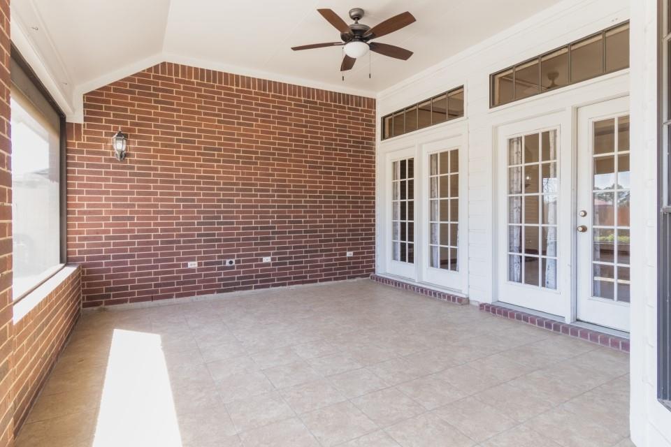 14 Rayburn Ridge Street, Angleton, Texas image 20