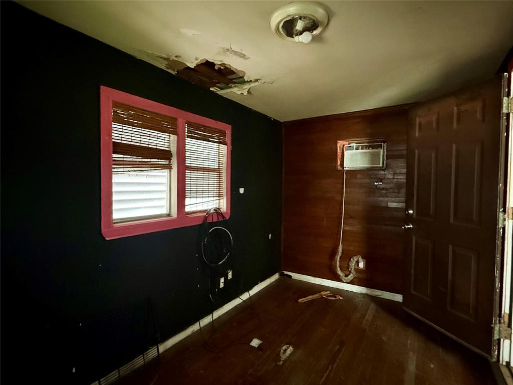 1228 Bayou Shore Drive, Galveston, Texas image 5