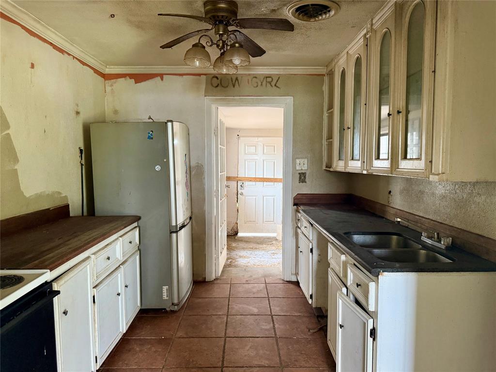 1228 Bayou Shore Drive, Galveston, Texas image 16