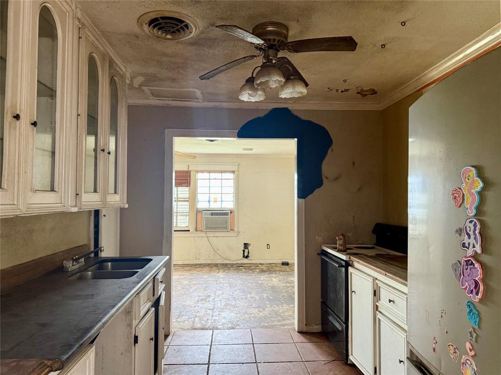1228 Bayou Shore Drive, Galveston, Texas image 17