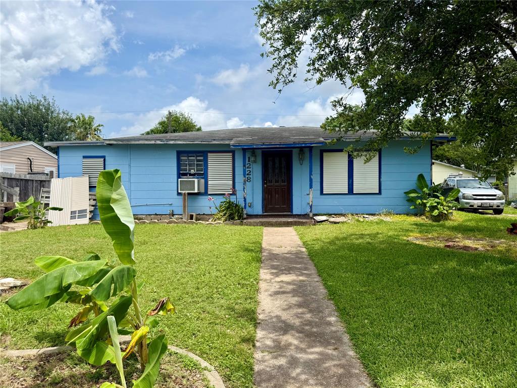 1228 Bayou Shore Drive, Galveston, Texas image 1