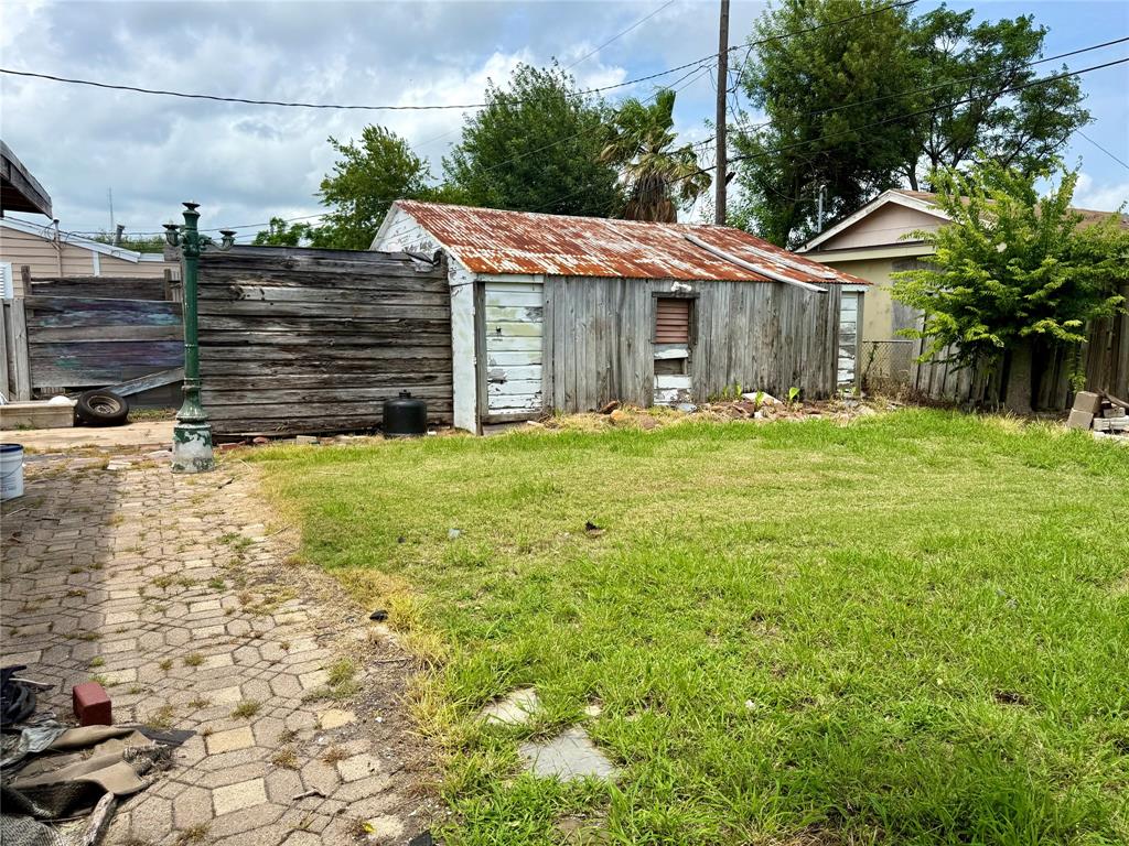 1228 Bayou Shore Drive, Galveston, Texas image 21