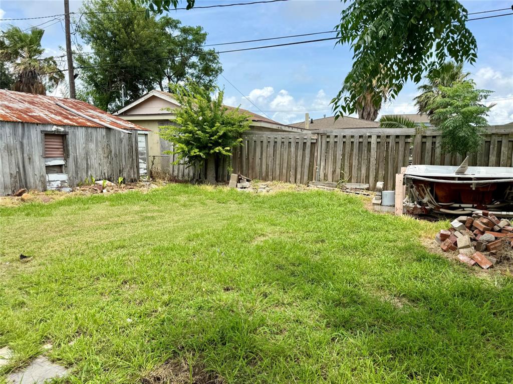 1228 Bayou Shore Drive, Galveston, Texas image 22