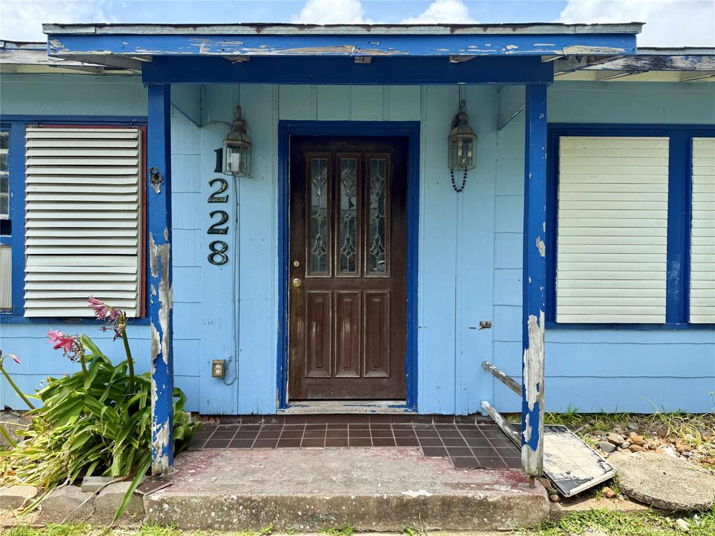1228 Bayou Shore Drive, Galveston, Texas image 2