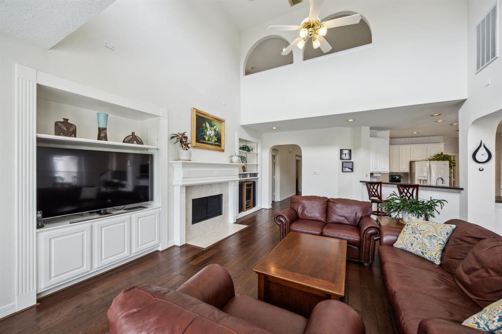 5539 Emerald Pointe Court, Sugar Land, Texas image 9