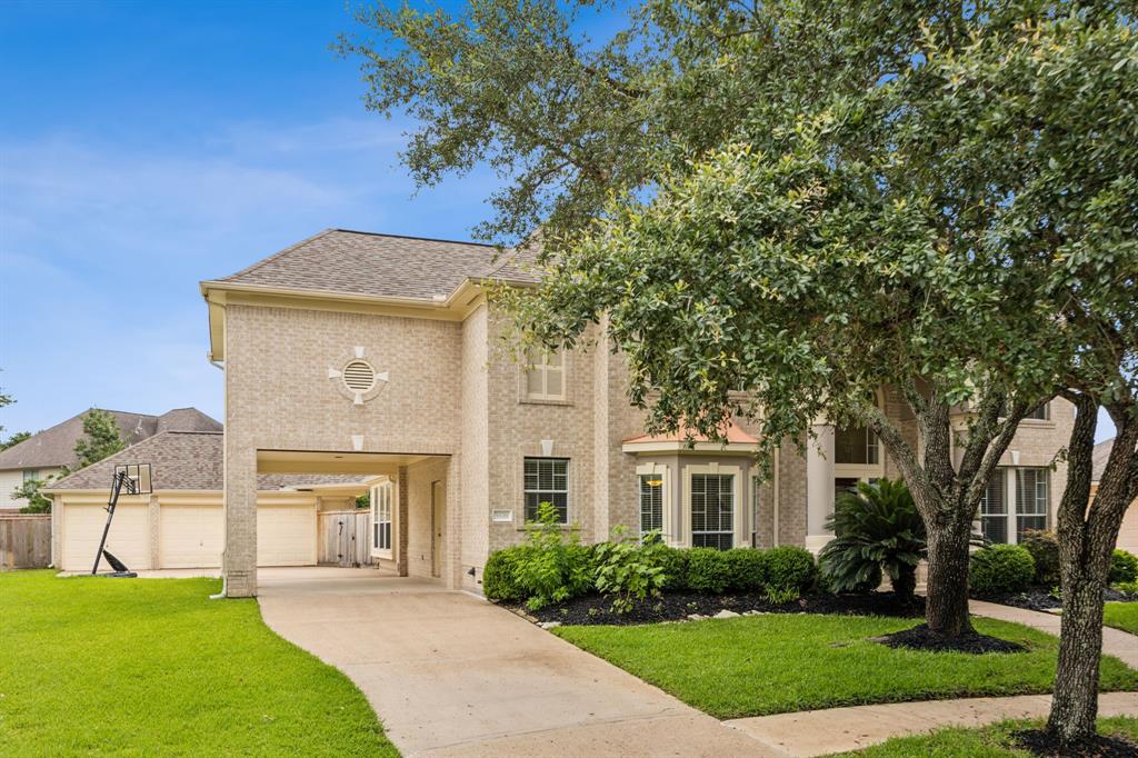 5539 Emerald Pointe Court, Sugar Land, Texas image 3