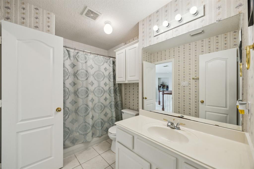 5539 Emerald Pointe Court, Sugar Land, Texas image 33