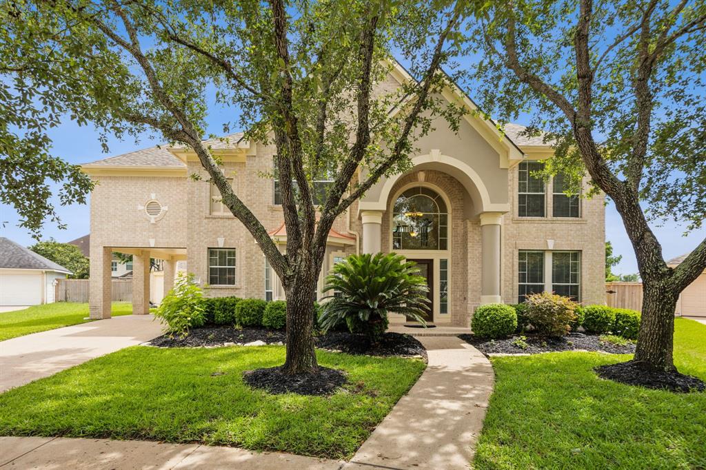 5539 Emerald Pointe Court, Sugar Land, Texas image 2