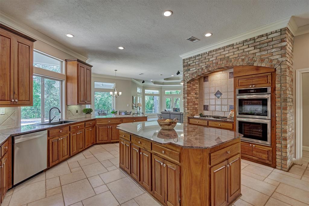 2318 Blue Lake Drive, Magnolia, Texas image 16