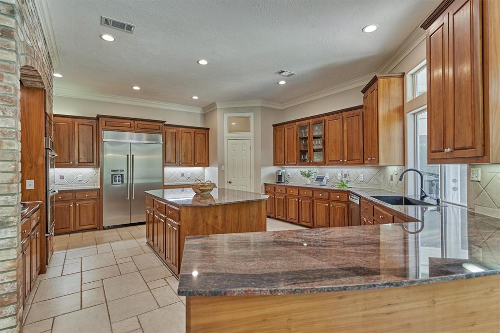 2318 Blue Lake Drive, Magnolia, Texas image 13