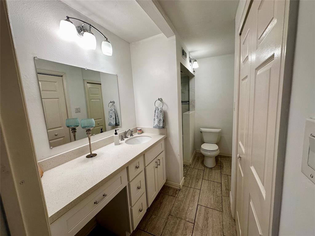 3025 Walnut Bend Lane #24, Houston, Texas image 20