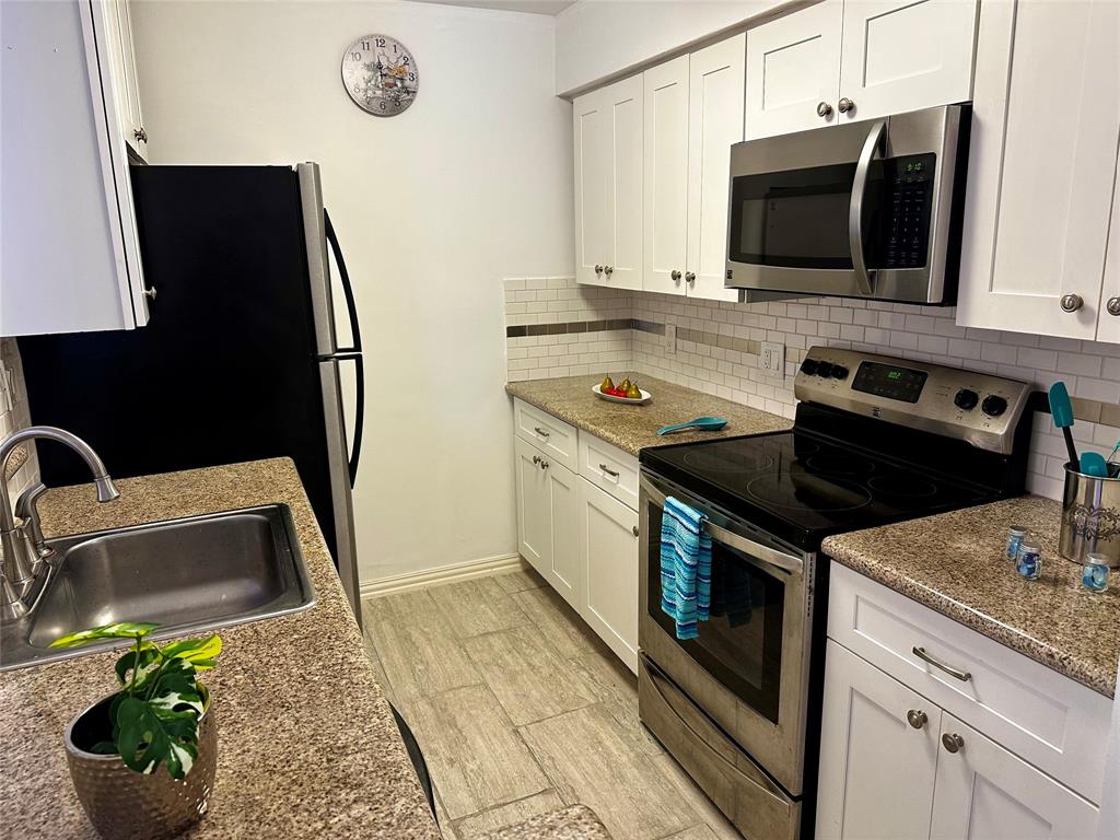 3025 Walnut Bend Lane #24, Houston, Texas image 11