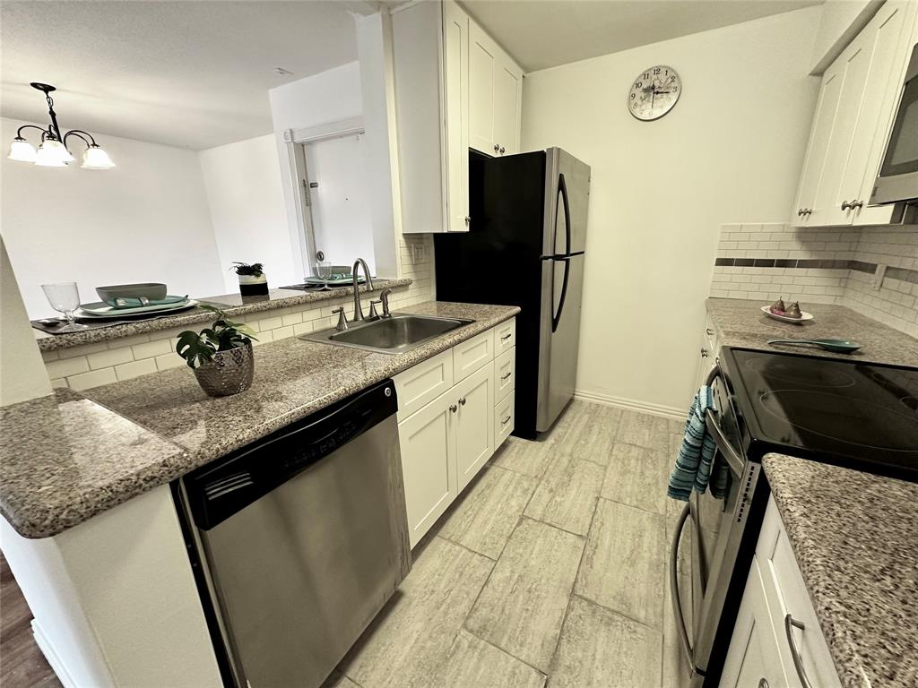 3025 Walnut Bend Lane #24, Houston, Texas image 15