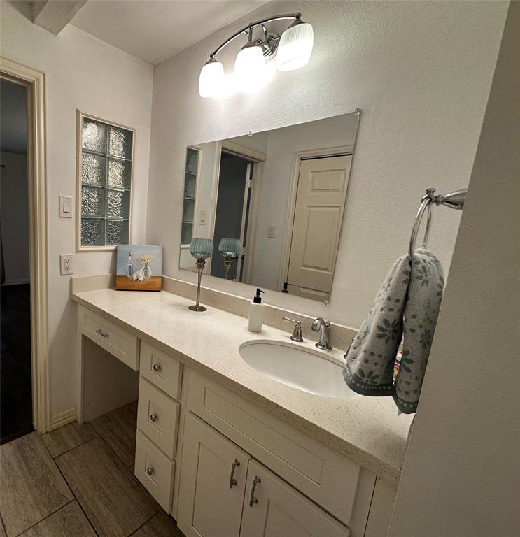3025 Walnut Bend Lane #24, Houston, Texas image 22