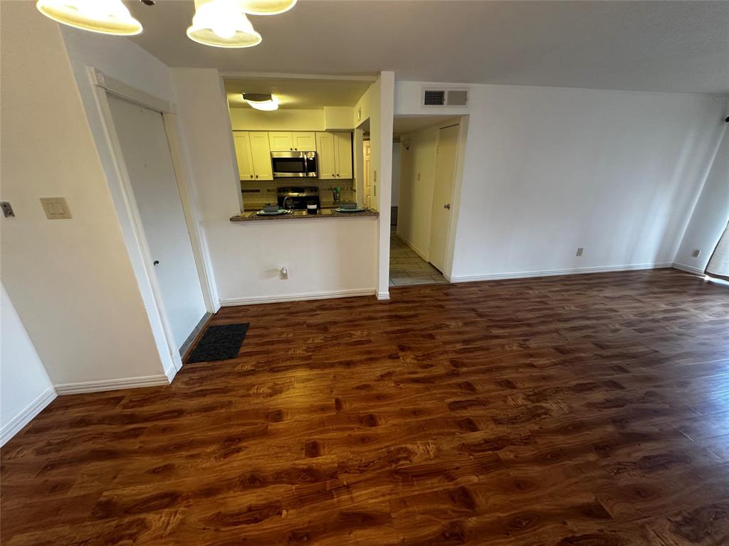 3025 Walnut Bend Lane #24, Houston, Texas image 6