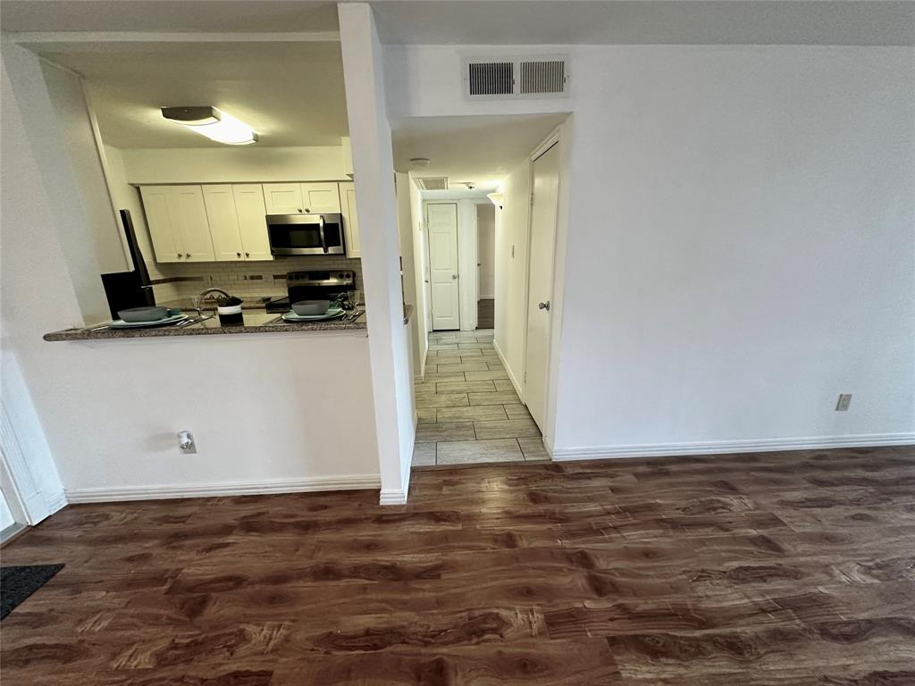 3025 Walnut Bend Lane #24, Houston, Texas image 8