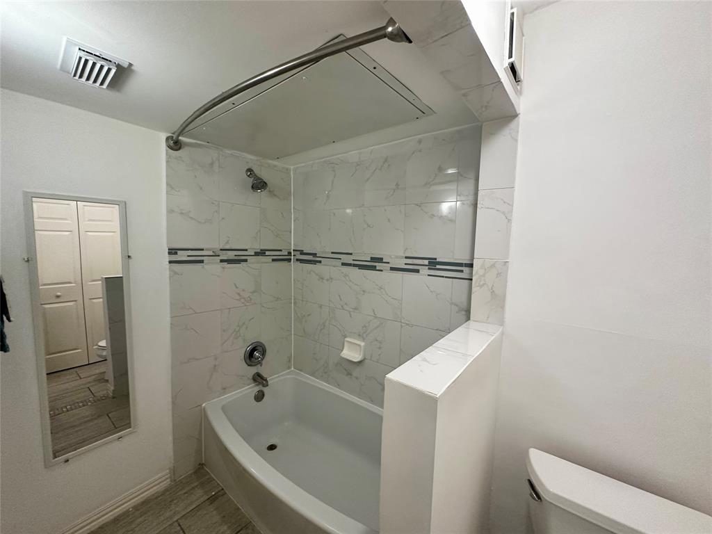 3025 Walnut Bend Lane #24, Houston, Texas image 23