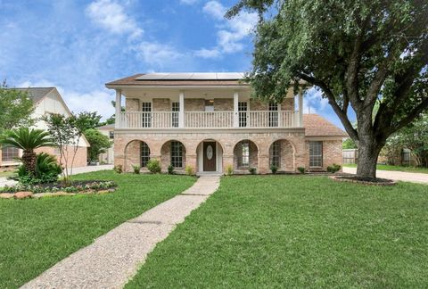 Single Family Residence in Houston TX 14707 Gladebrook Drive.jpg