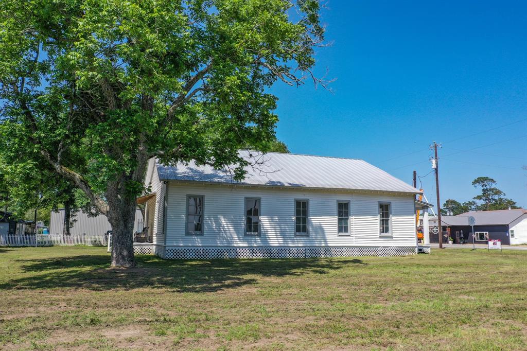 1111 Fm 109, New Ulm, Texas image 26