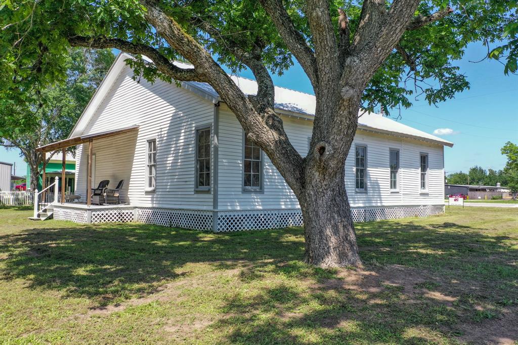 1111 Fm 109, New Ulm, Texas image 25