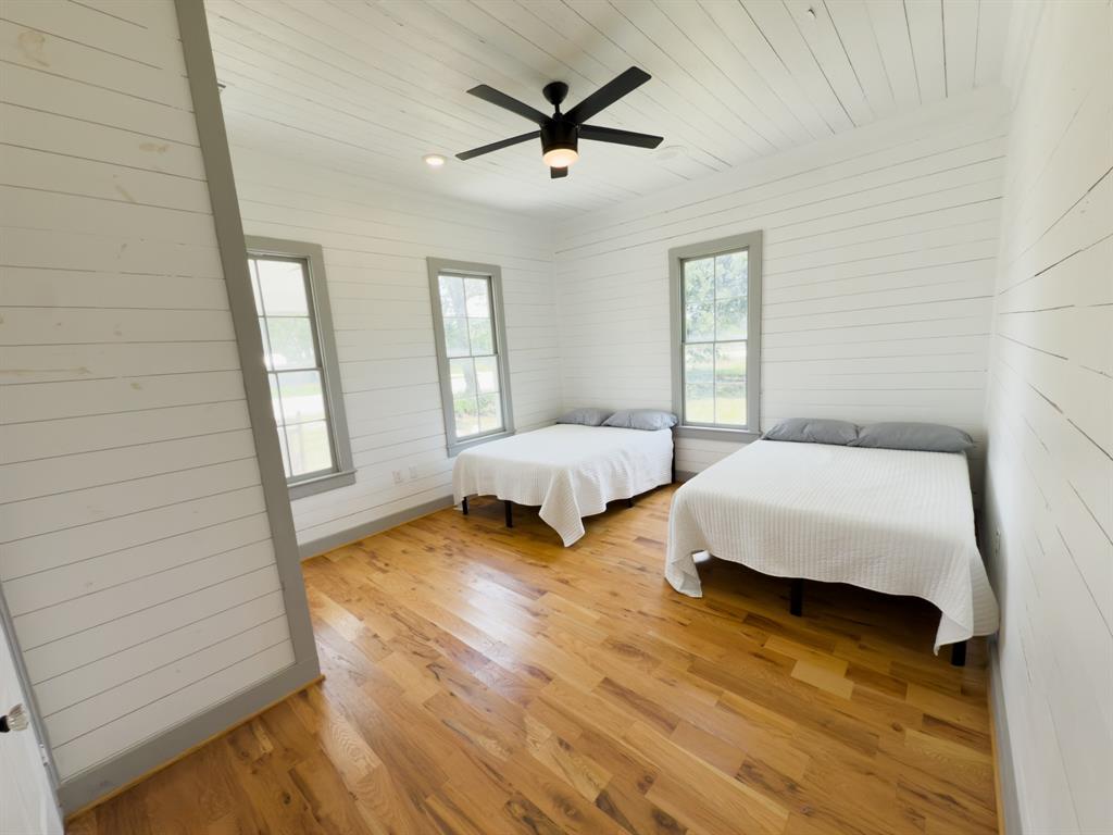 1111 Fm 109, New Ulm, Texas image 19
