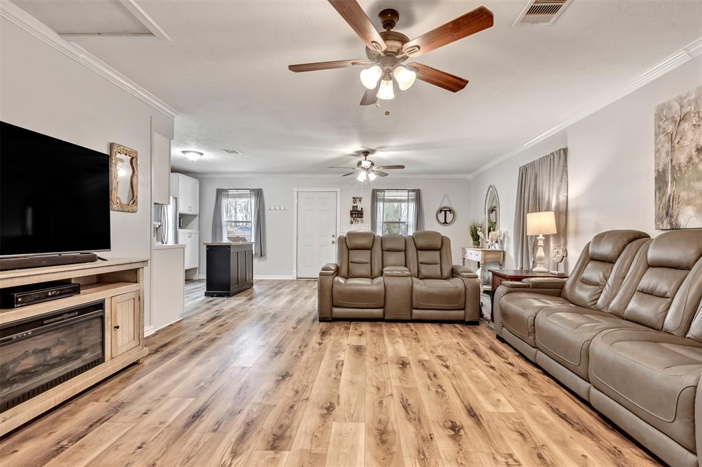 217 Spanish Oak, Livingston, Texas image 3