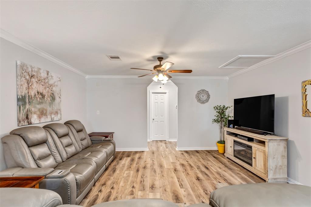 217 Spanish Oak, Livingston, Texas image 5