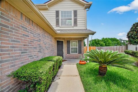 Photo of 827 Heatherton Hill Lane, Houston, TX 77047 (MLS # 15069125)