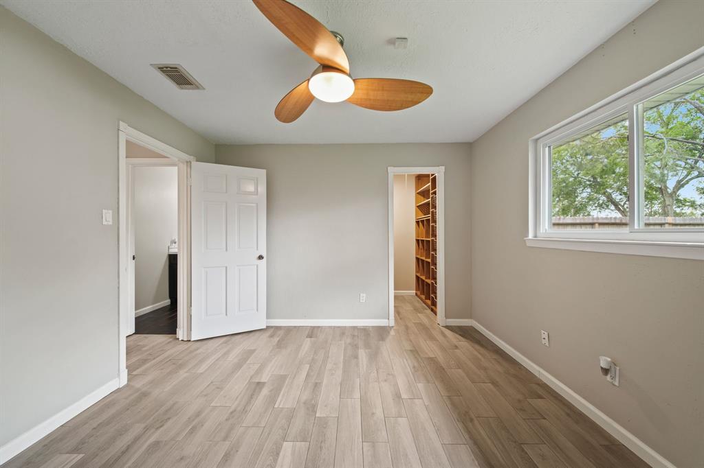 2850 Pilgrims Point Drive, Webster, Texas image 22