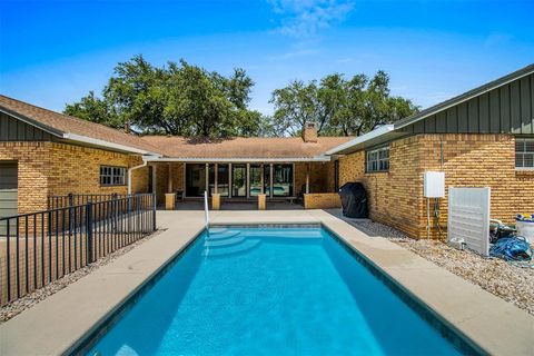 A home in La Grange