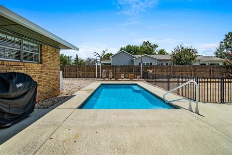 A home in La Grange