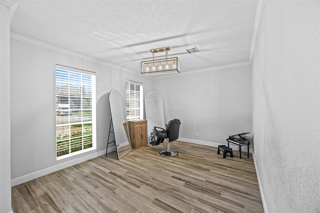 5702 W Vistaglen Loop, Houston, Texas image 7