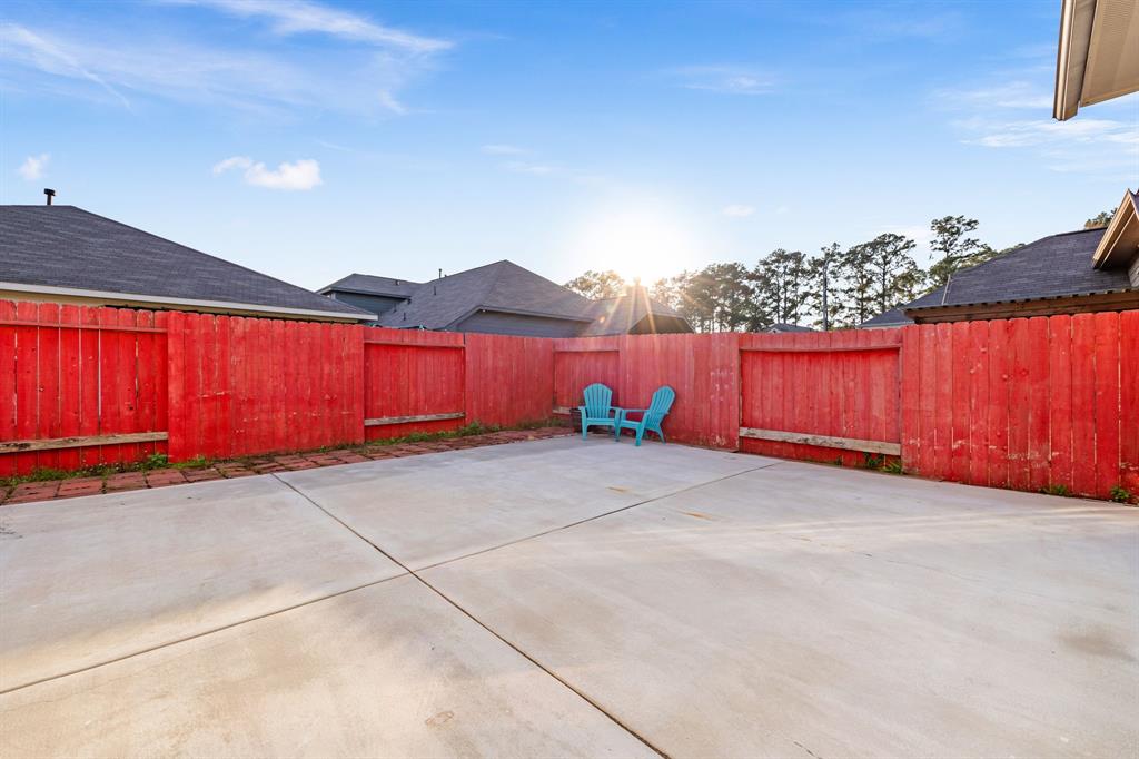 11707 Finnick Bend Drive, Tomball, Texas image 37