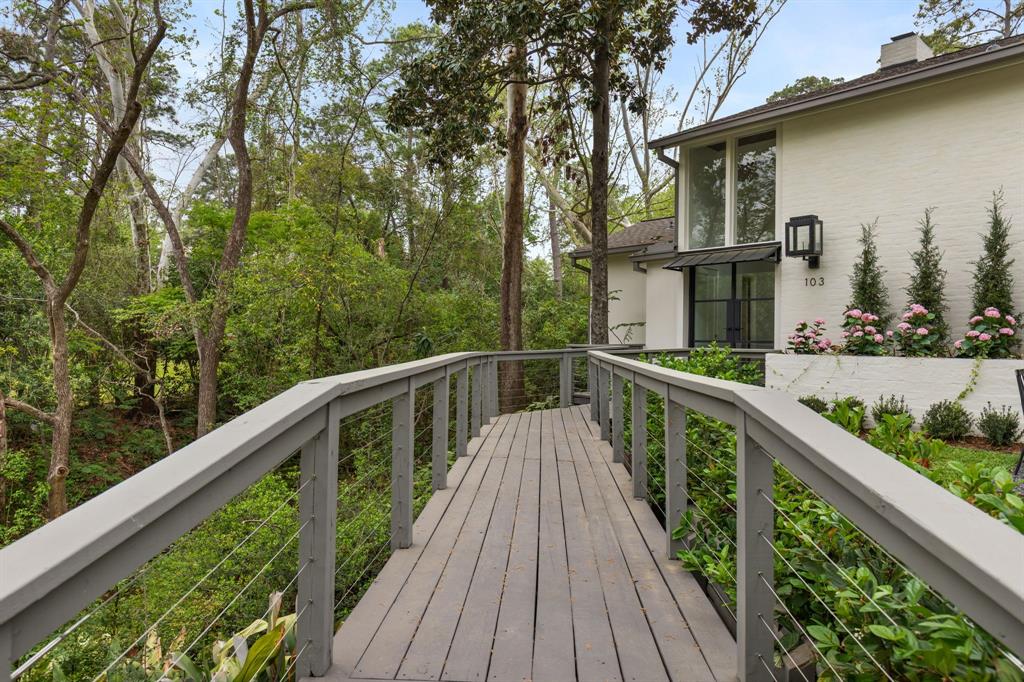 103 Willowend Drive