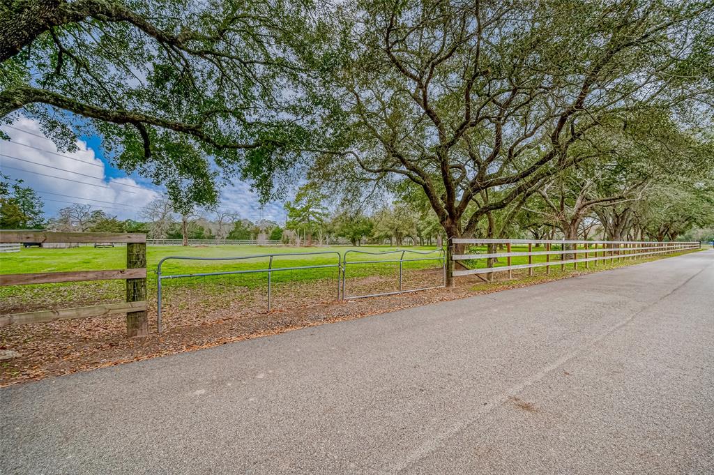 000 Zion Road, Tomball, Texas image 3