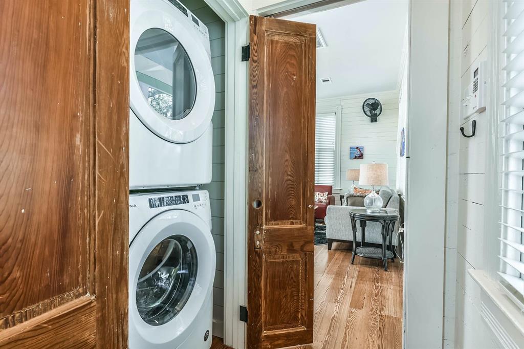 2107 Avenue M 1/2, Galveston, Texas image 19