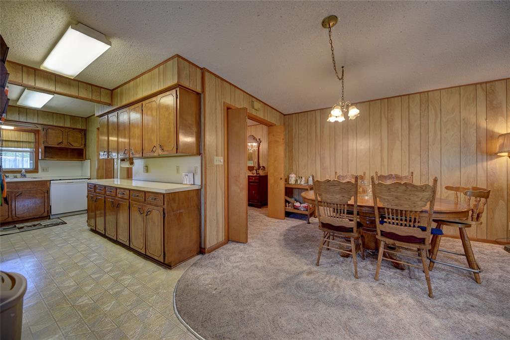 146 S Reynolds Street, La Grange, Texas image 7