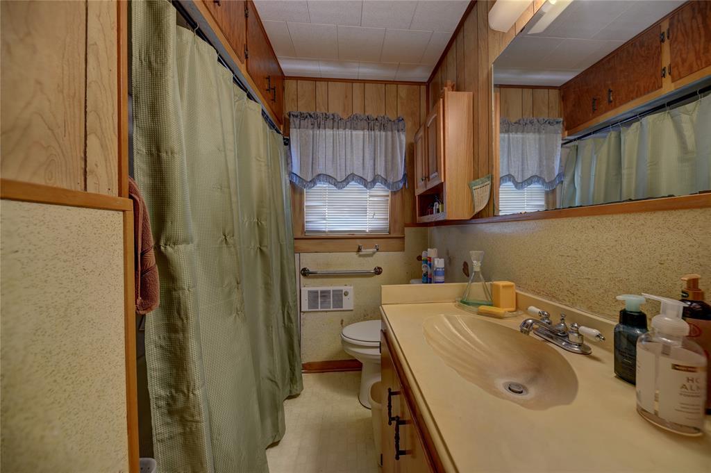 146 S Reynolds Street, La Grange, Texas image 17
