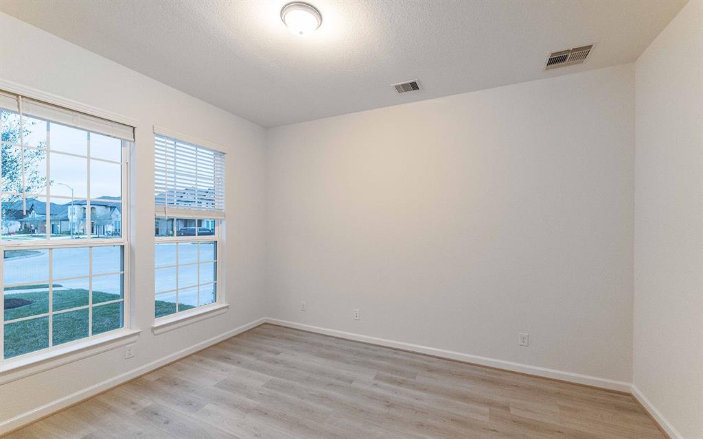 8514 Trident Point Drive, Cypress, Texas image 4