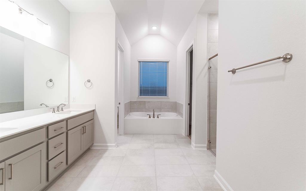 8514 Trident Point Drive, Cypress, Texas image 18