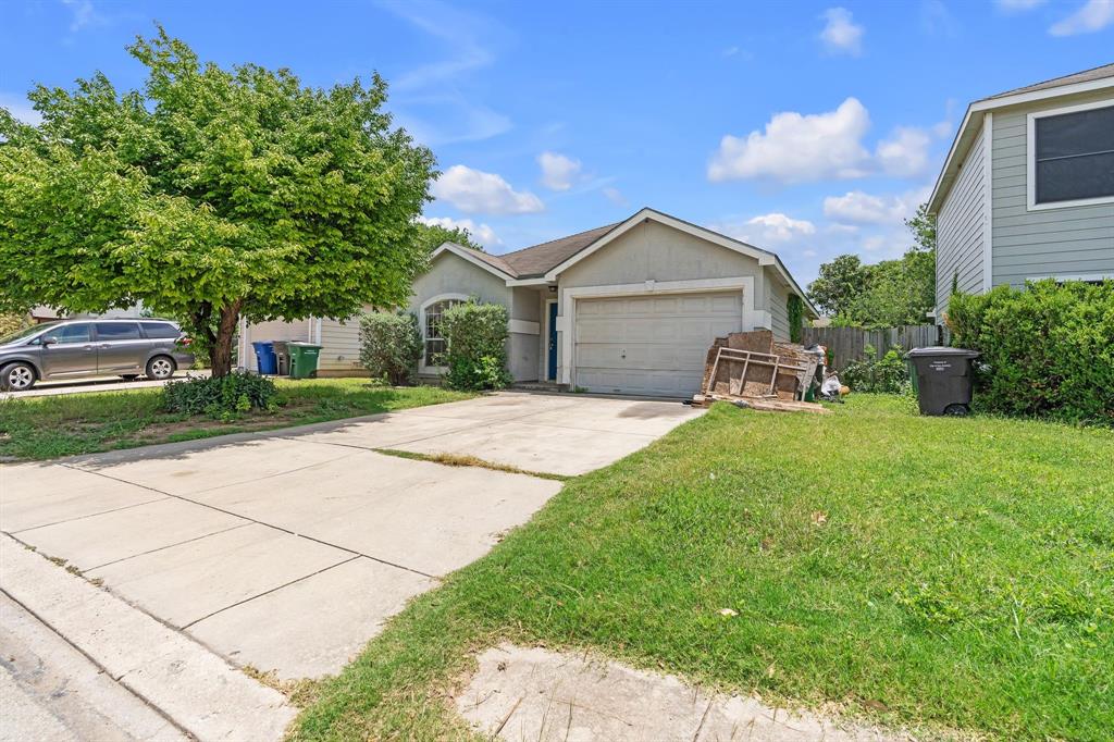 8230 Grand Bend