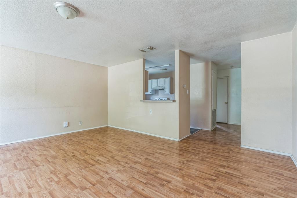 8230 Grand Bend
