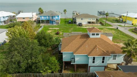 Single Family Residence in San Leon TX 116 1/2 14th Street 24.jpg