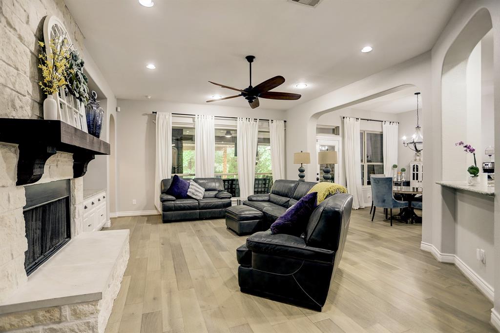 409 Holly Forest Drive, Conroe, Texas image 6